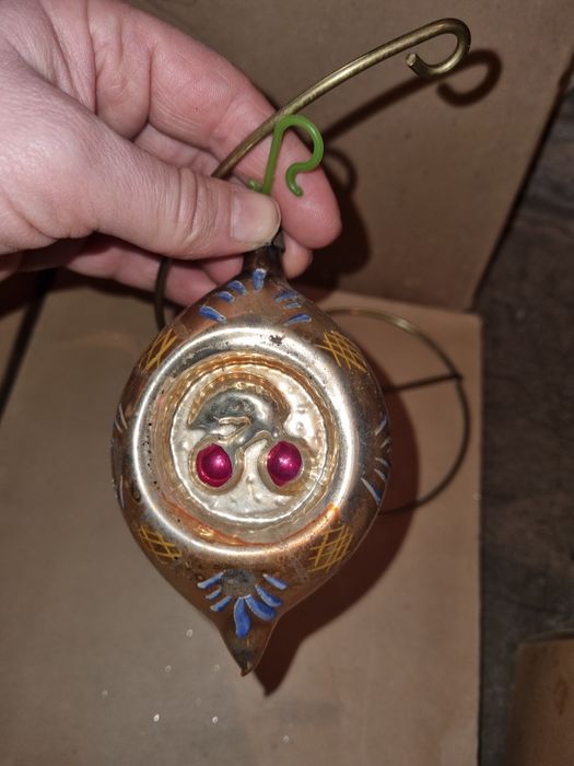 Stara bombka PRL wklęsła