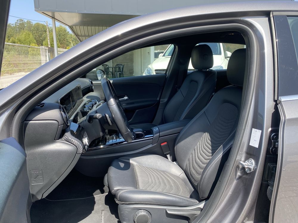 Mercedes-Benz A 180D Auto - NACIONAL - 123 mil kms
