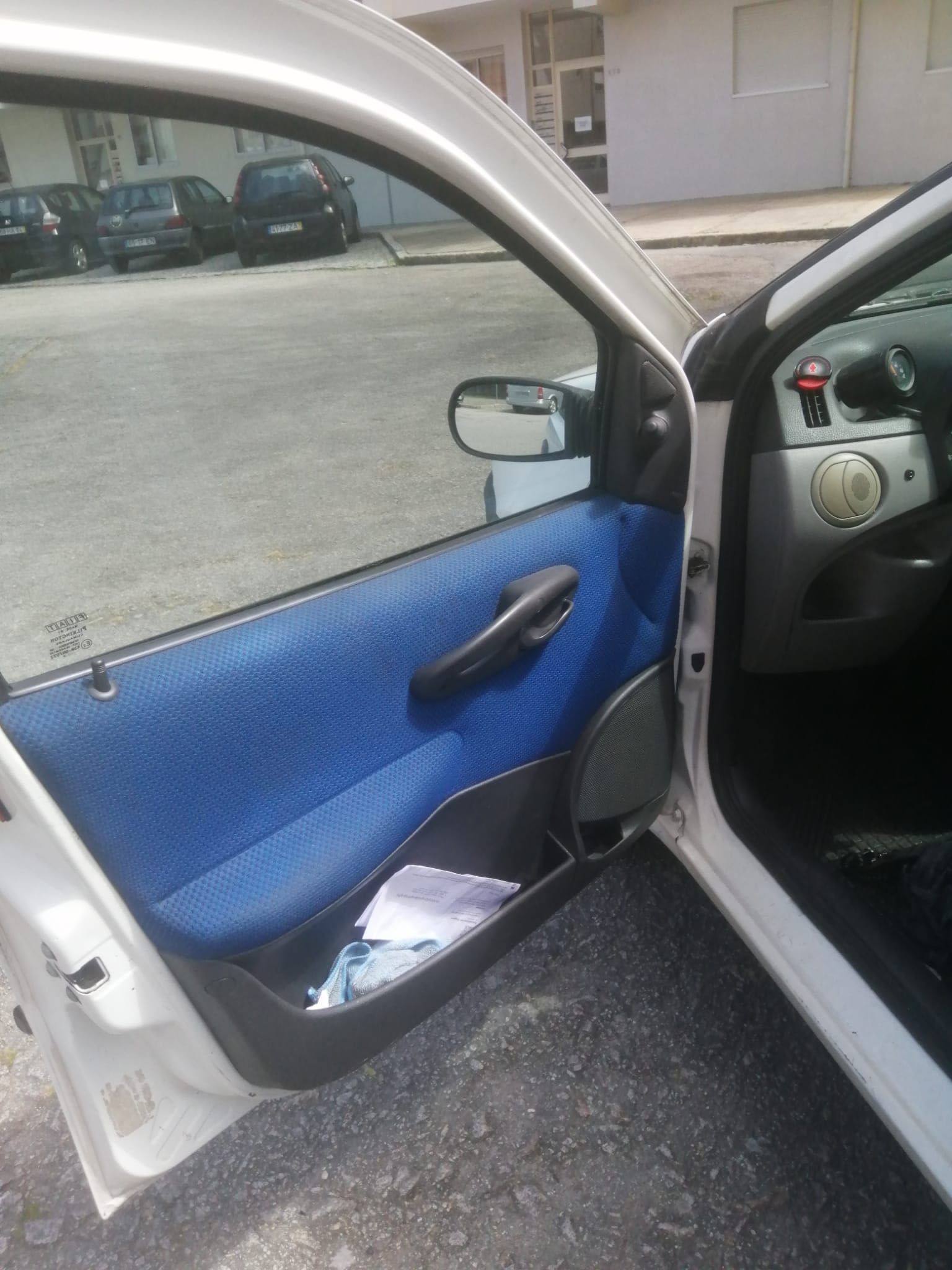 Fiat Punto - 2001 - Bom estado