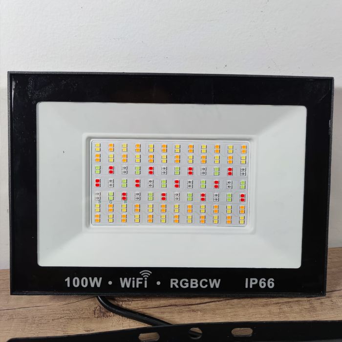 Zewnętrzny reflektor LED RGB 100 W z pilotem zdalnego sterowania