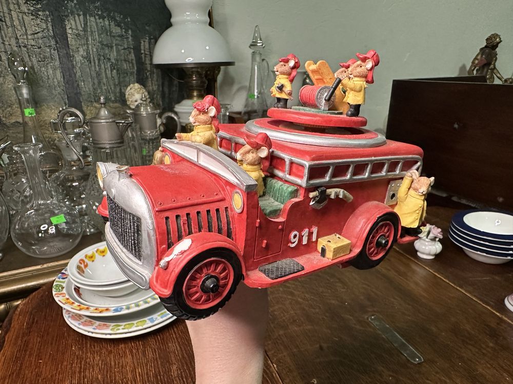 Stara pozytywka myszki wóz strażacki dekoracja 892