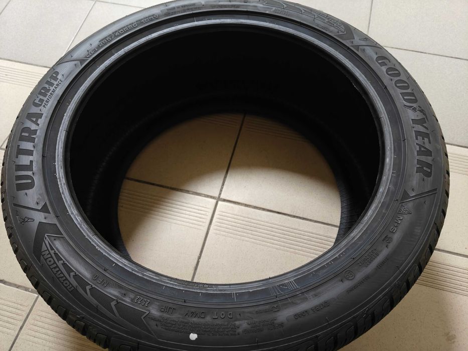 R20 285 40 шини зимові Goodyear Ultra Grip Performance made Germany