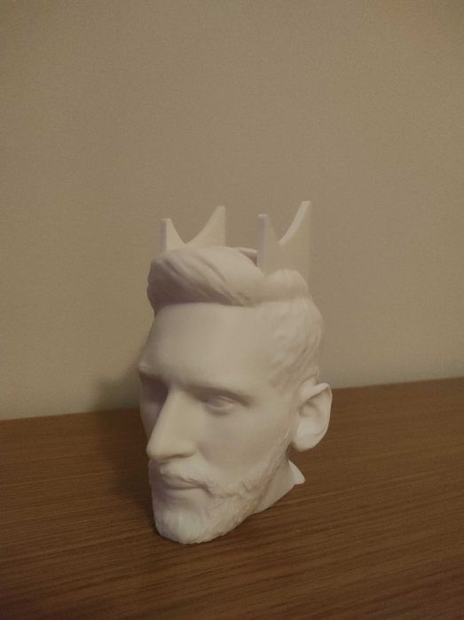 Suporte para Comando PS5 – Busto Estilo Messi
