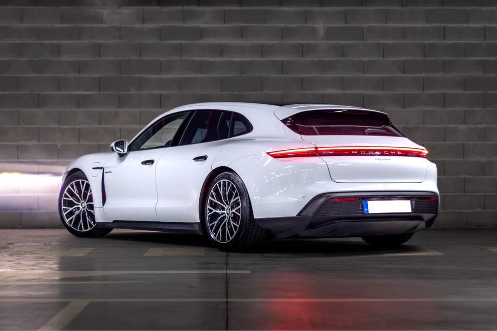 Porsche Taycan Sport Turismo - Performance Plus - FULL EXTRAS