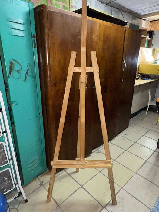 Drewniana sztaluga malarska – stabilna, regulowana, wys. 147 cm