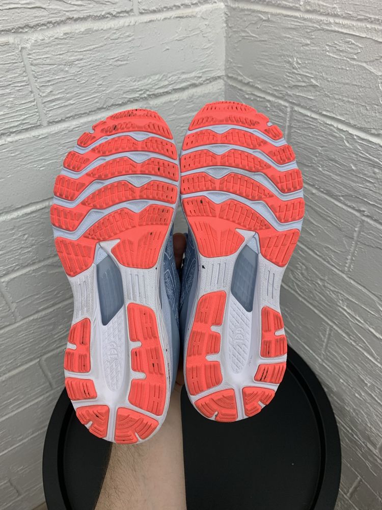 Спортивні кросівки asics gel-kayano 28 оригінал 41.5р спортивні