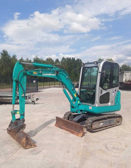 Minikoparka wynajem - transport