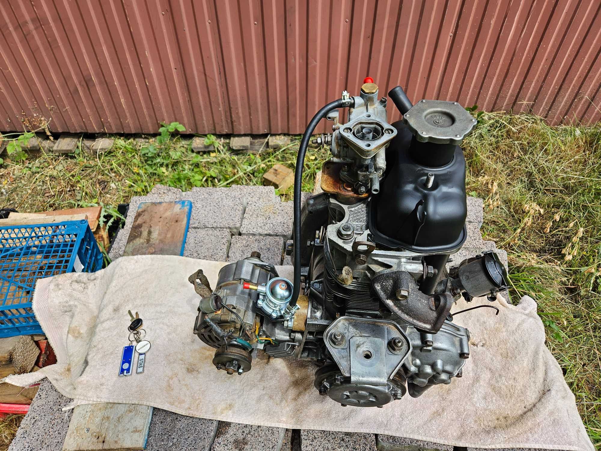 Silnik do fiata 126p po regeneracji. Wał od bisa ,miedziana uszczelka