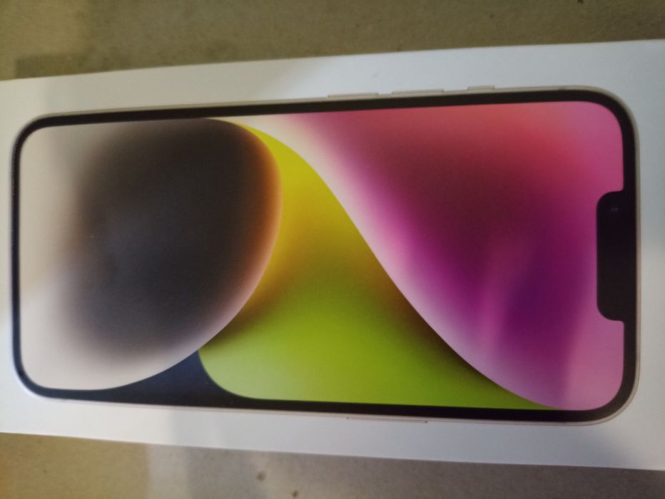 IPhone 14, biały.