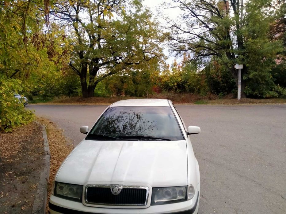 Продам Шкоду Октавию тур 1,6MPI /102л.с