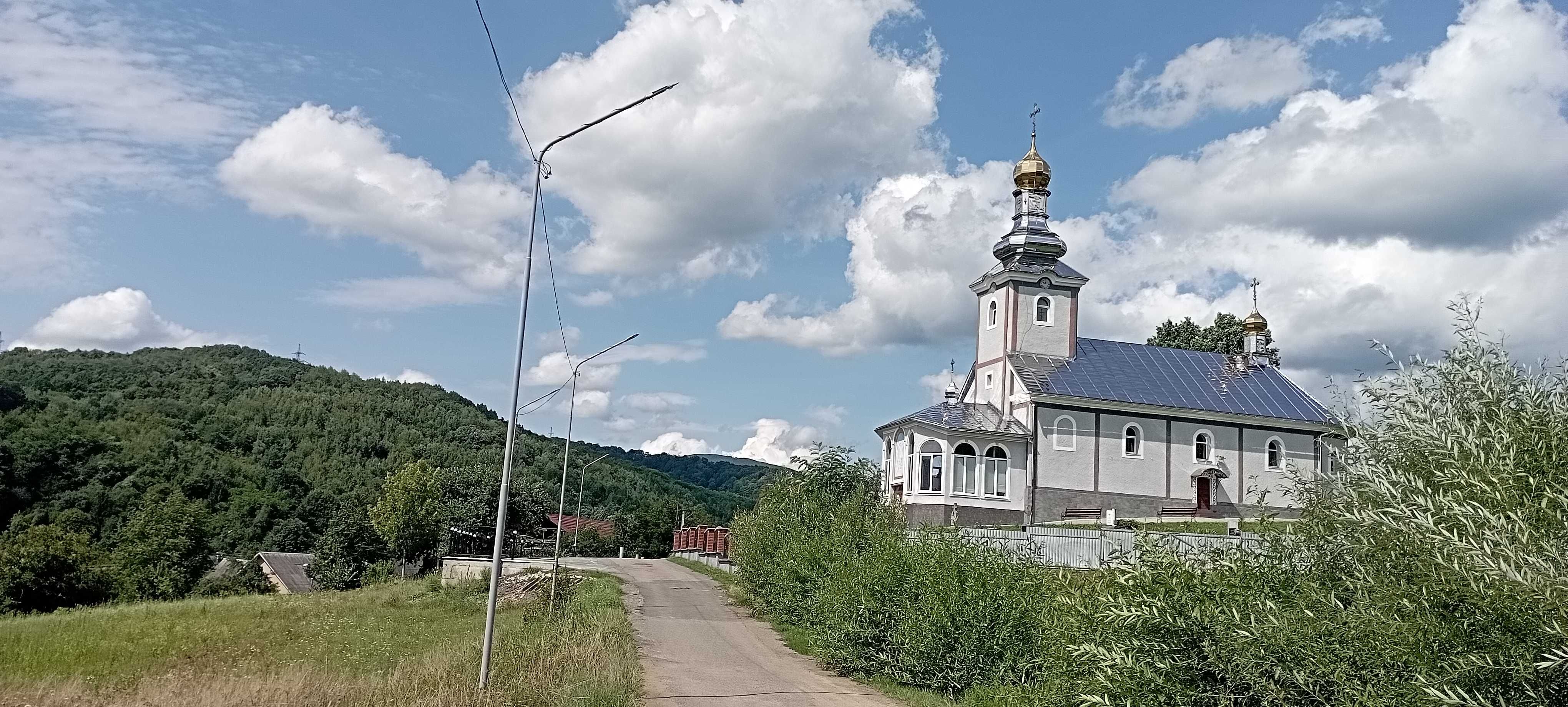 Продаємо садибу Краєвид Поляна Закарпатській області