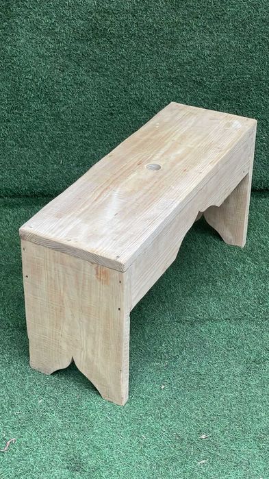 Banco rustico em pinho cru
