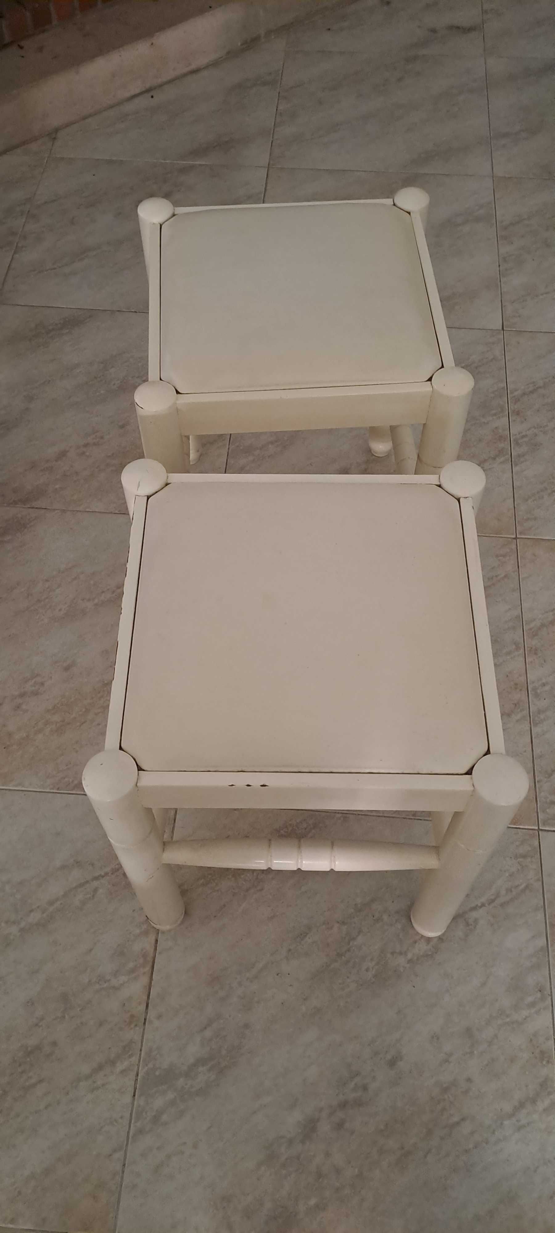 Conjunto de 2 bancos