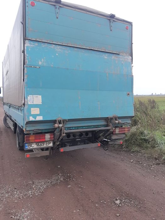 Автомобіль мерседес 814