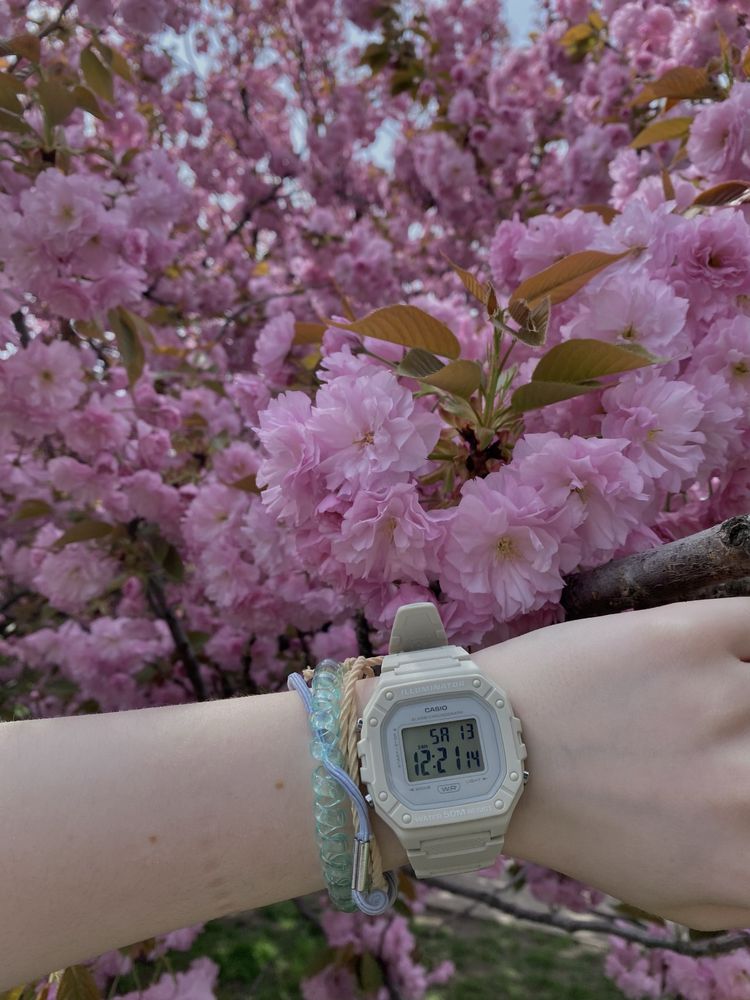 наручний годинник Casio W-218HC-8A бежевий