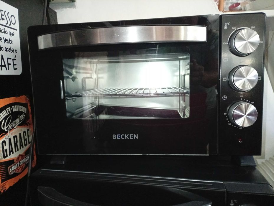 Diverso material de cozinha (Air fryer, maquina de gelados, fornos )