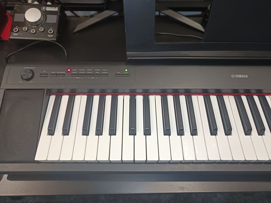 Yamaha Piaggero NP-12 - Piano Digital Completo (oferta pedal sustain)