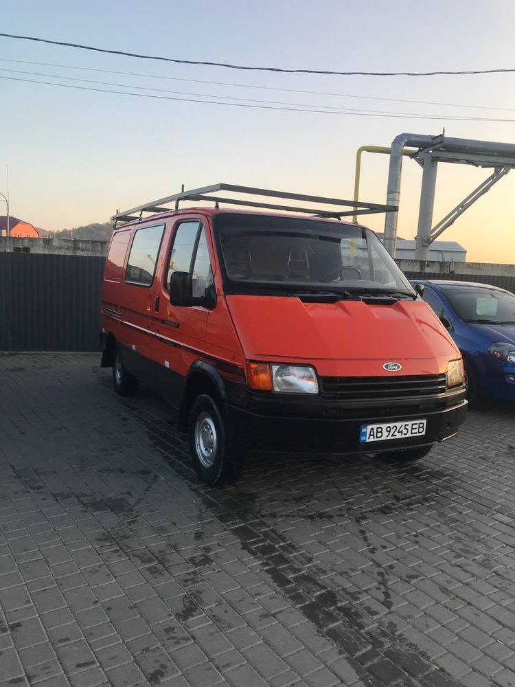 Ford Transit 1991 рік. Газ/бензин