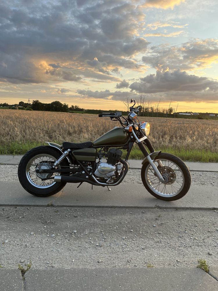Honda Rebel 125 bobber