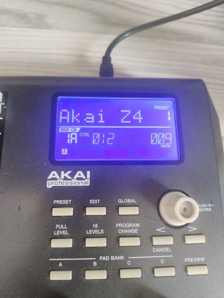 AKAI MPD 26 Midi