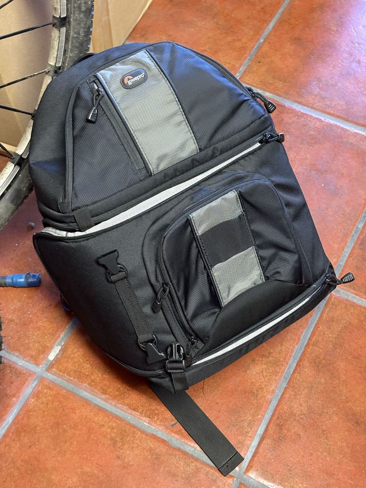 Mochila para Fotografia - Lowepro SlingShot 302 AW