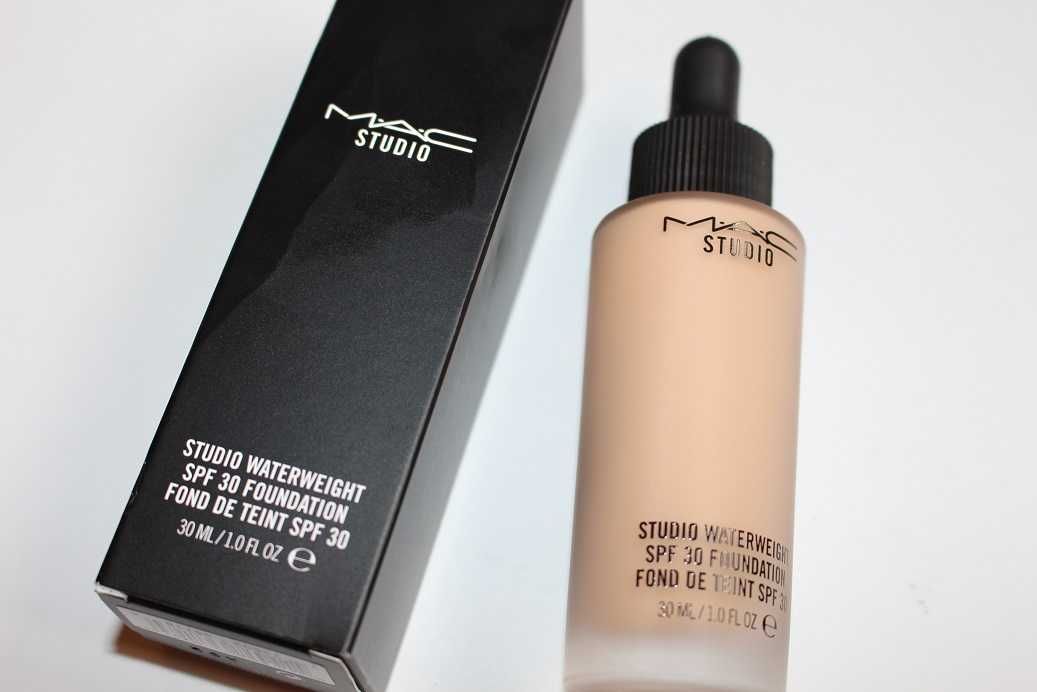 MAC Studio Waterweight SPF 30 Foundation NC 30 30ml