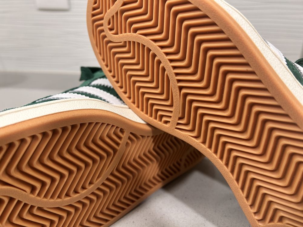 Sapatilhas Adidas Campus 00s nunca usadas