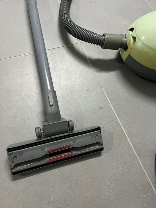 Aspirador Flama 1400W