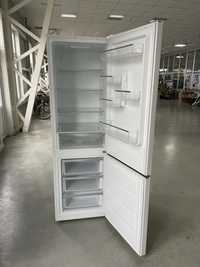 Холодильник двухкамерный Hanseatic из Германии состояние нового