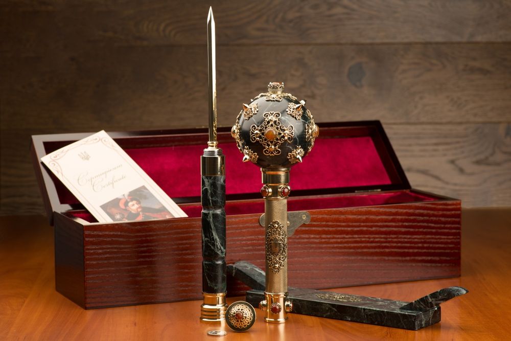 Булави ручної роботи.