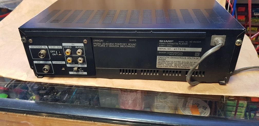 Odtwarzacz z nagrywaniem SHARP VC-6V3