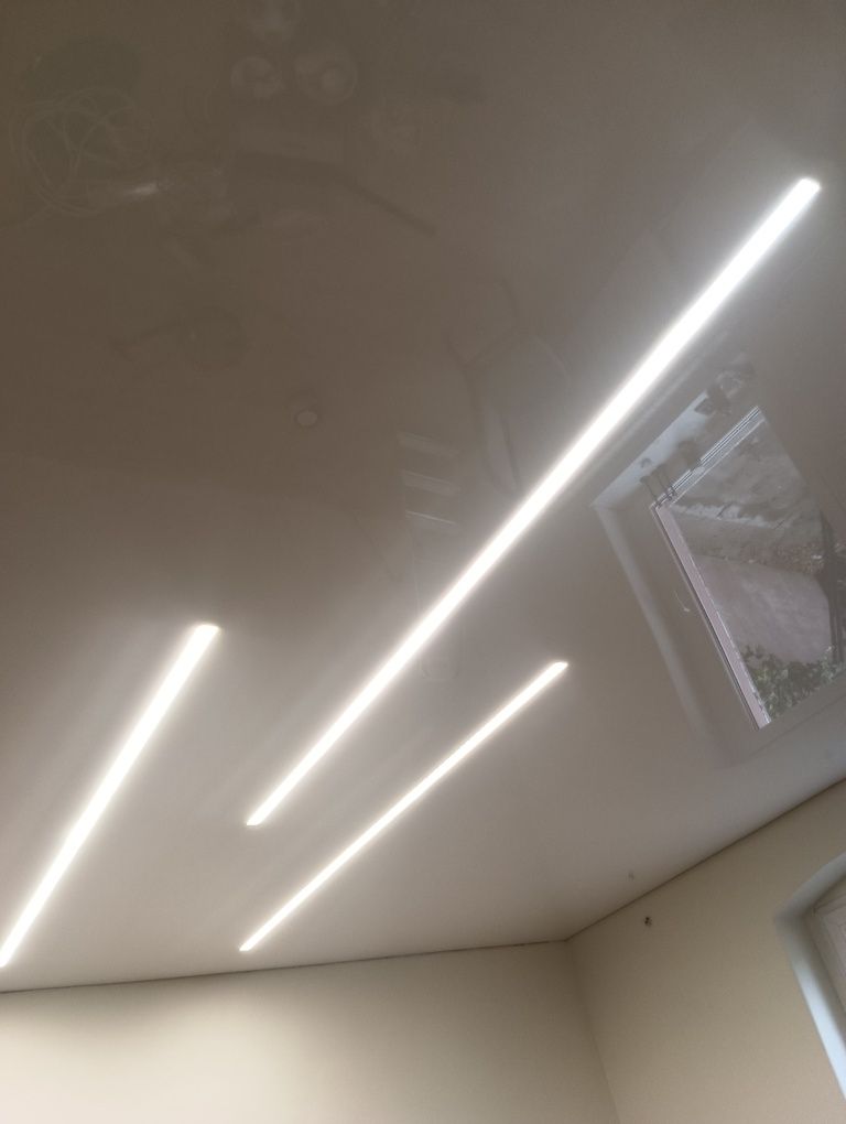 Sufit z oświetleniem LED