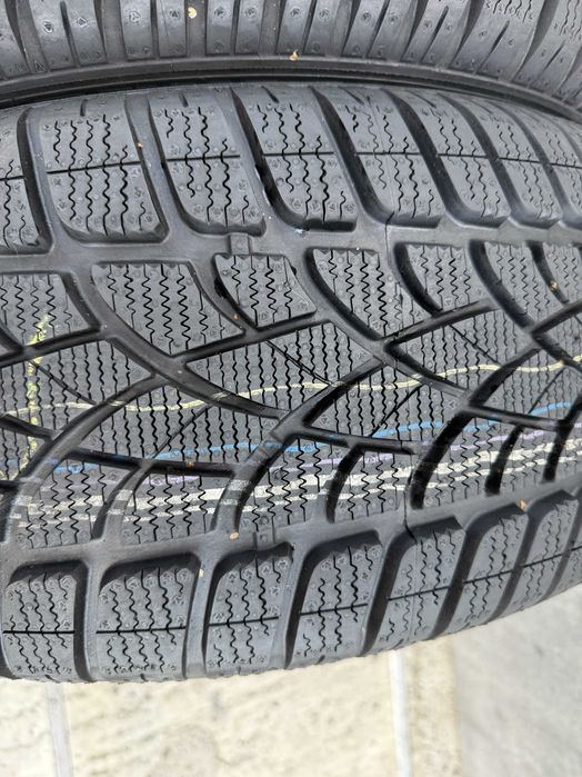 Резина зима НОВА Dunlop 235/45 R19 3D AO