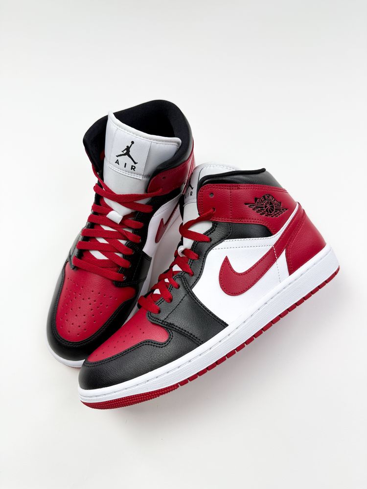 Оригінал! Чоловічі Кросівки Air Jordan 1 Mid Red-White (44) / Нові!