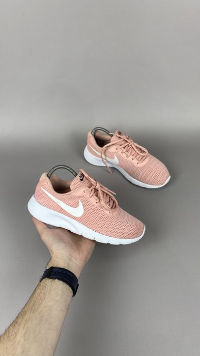 р.37,5 Оригінал! Nike Tanjun GS 818384-605 Кросівки спортивні для залу