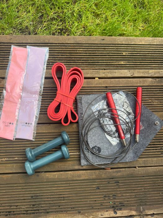 Pesos Kettlebell e Halteres