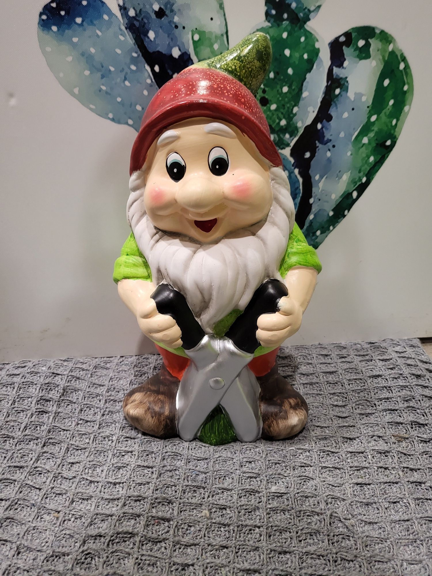 Figurka Krasnal Ceramiczny o Wysokości 31cm