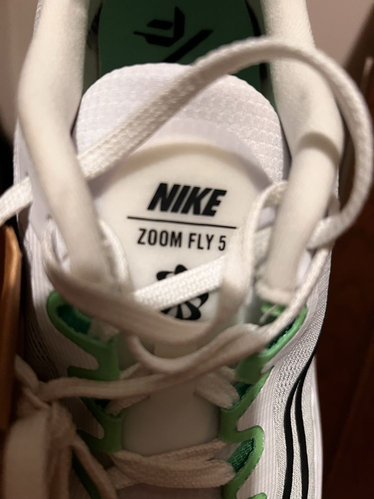 Nike Performance Fly Max 5