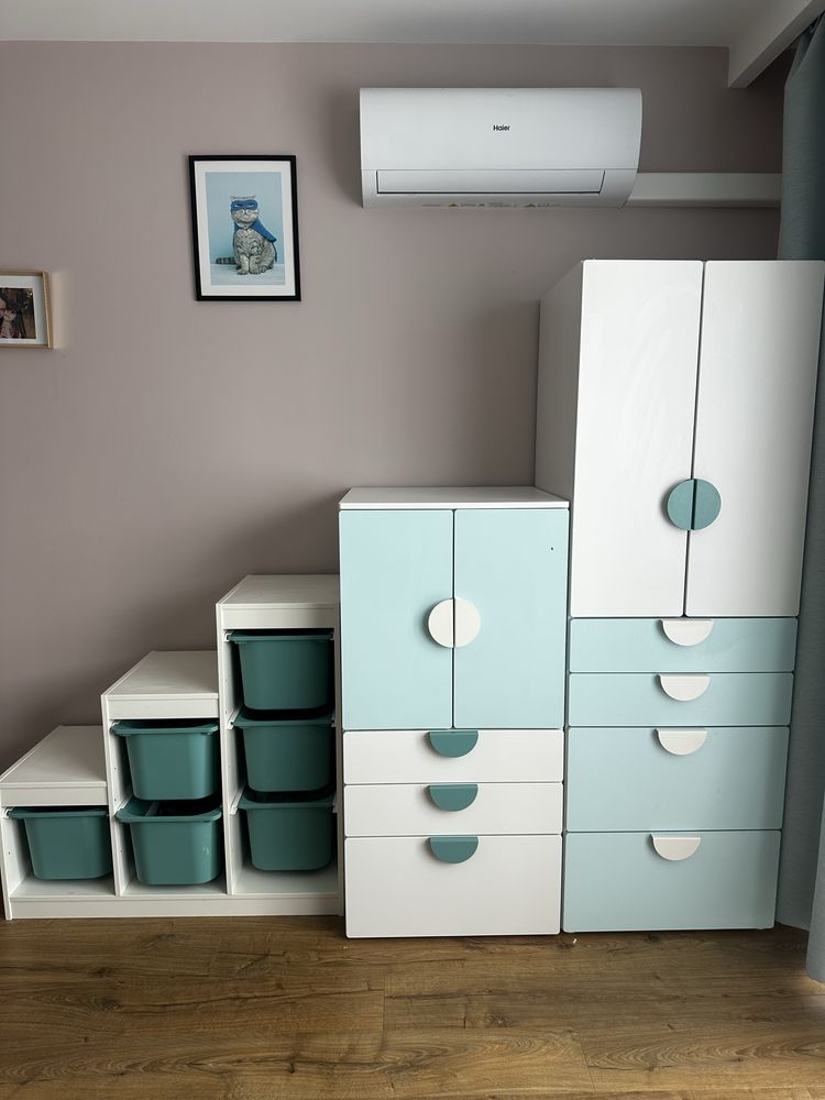 Meble do pokoju dziecięcego Ikea Smastad, łózko rozsuwane Minnen.