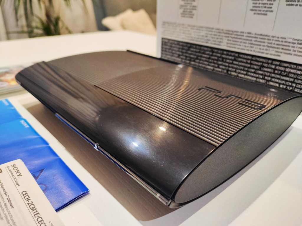 PlayStation 3 PS3 superslim 500gb