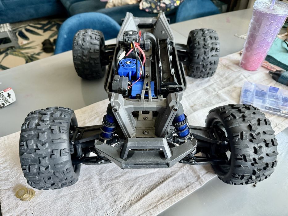 Traxxas wide maxx v2