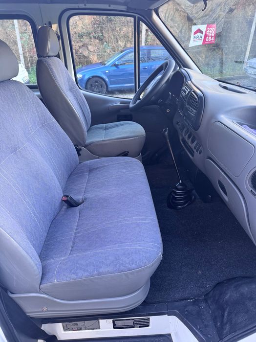 Carrinha Ford Transit 120 Van