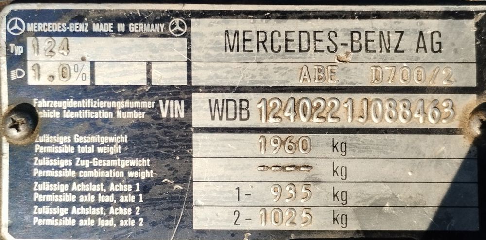 Автомобіль мерседес