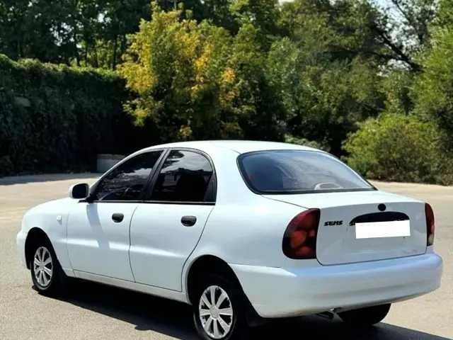 Продам ZAZ SENS білого кольору