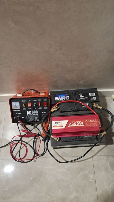 Резервне живлення. Інвертор 2,2 кВт+акумулятор ENRG 80 Аh-2шт