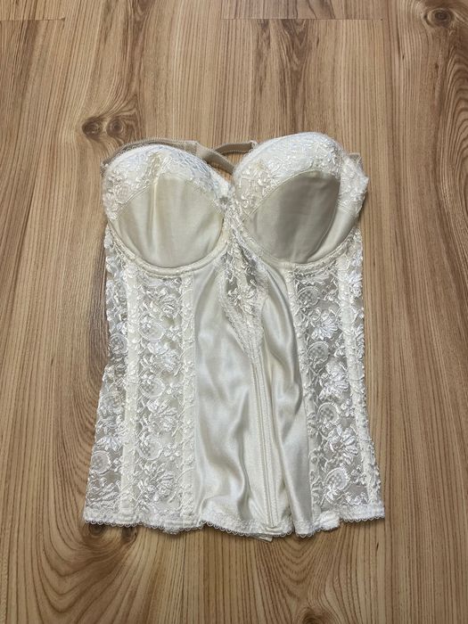 Білий мережевний корсет