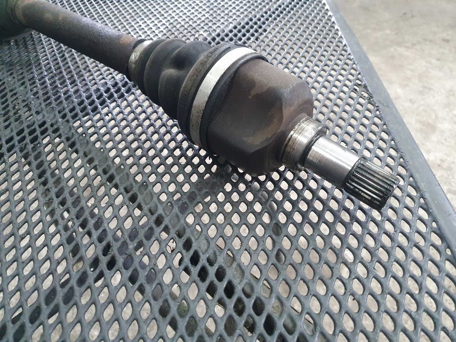 Półoś lewa przegub Peugeot 308 T7 1.6 benzyna 120km 5 biegów kpl