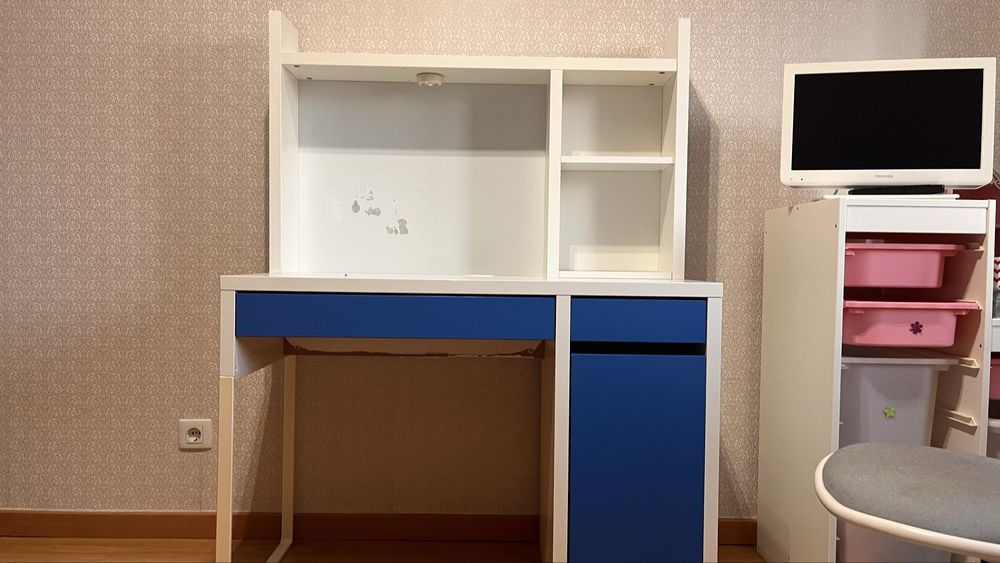 Conjunto secretaria e cadeira para despachar