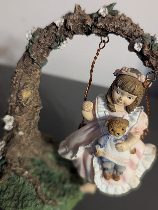 FIgurka Goebel Sandra Kucks 1997 Swings for two