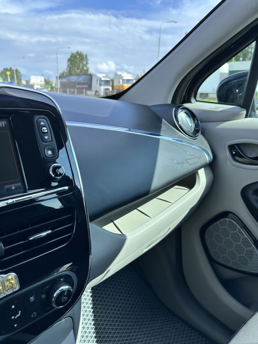 Renault Zoe 2015 рік електромобіль